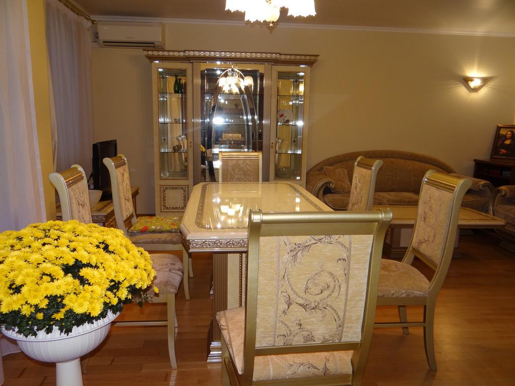 Luxury Versailles Apartments Center Opera Burgas City Cameră foto